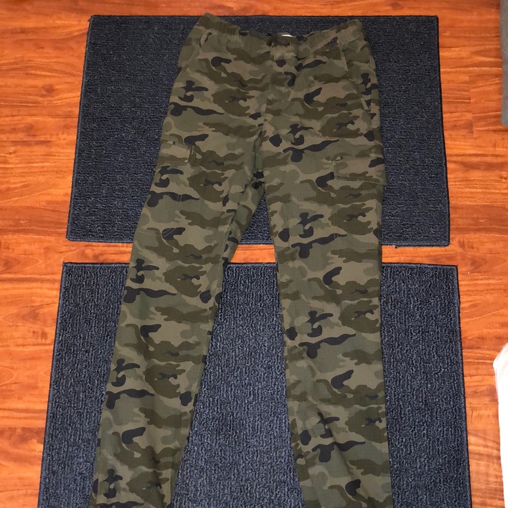 UNUSED New Old navy Cargo Camouflage pants